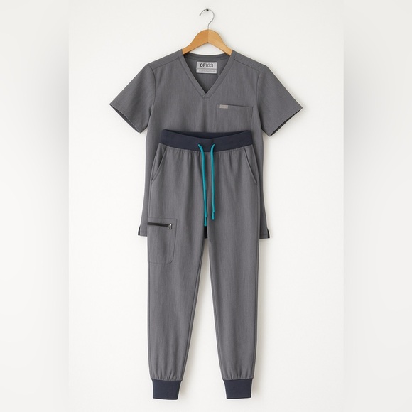 FIGS Technical Collection Scrub Set Gray Small Top, XS Pants Zamora & Catarina - Picture 1 of 11